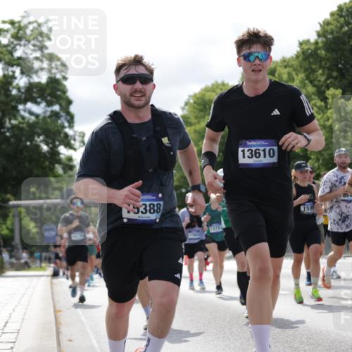 29.06.2025 - hella hamburg halbmarathon Jannik Wohlers http://msf.ph/oto/8153797 29.06.2025 10:15:57 Lombardsbrücke 1212, 1244, 1599, 2803, 2835, 3030, 3134, 3156, 3484, 3648, 4583, 4637, 5294, 6024, 7753, 8295, 8597, 8645, 8847, 9601, 9628, 9810, 9881, 10139, 10141, 10183, 10292, 10844, 10990, 11344, 11345, 11752, 12572, 13215, 13220, 13610, 13727, 13835, 14857, 15332, 15388, 15487, 15724, 16199, 16456, 16607, 16921, 17422, 17592, 17694, 17806, 17854, 17942, 18735 meine-sportfotos.de