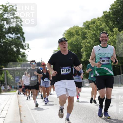 29.06.2025 - hella hamburg halbmarathon Jannik Wohlers http://msf.ph/oto/8153812 29.06.2025 10:15:58 Lombardsbrücke 1212, 1244, 1599, 2835, 3030, 3134, 3156, 3484, 3648, 4583, 4637, 5294, 6024, 7753, 8295, 8597, 8645, 8707, 8847, 9601, 9628, 9810, 9881, 10139, 10141, 10183, 10292, 10990, 11344, 11345, 11752, 12572, 13215, 13220, 13610, 13727, 13835, 14857, 15332, 15388, 15487, 16186, 16199, 16456, 16607, 16921, 17422, 17592, 17694, 17806, 17854, 17942, 18735 meine-sportfotos.de