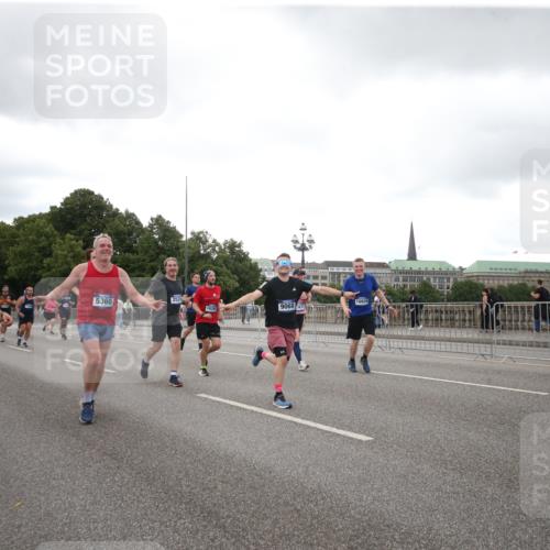 29.06.2025 - hella hamburg halbmarathon Jannik Wohlers http://msf.ph/oto/8153832 29.06.2025 10:52:10 Lombardsbrücke 1369, 1826, 2362, 2420, 2528, 2983, 3140, 3227, 4591, 5360, 6671, 7511, 7735, 7812, 9068, 9070, 9103, 9731, 10080, 10392, 10600, 10879, 10928, 11084, 11297, 12546, 12994, 13207, 13208, 13305, 13677, 14424, 14704, 14893, 14897, 15205, 15447, 15906, 16053, 16056, 16984, 17002, 17050, 17359, 17896, 18106, 18115, 18633, 18645, 18751, 18997, 19063, 19097 meine-sportfotos.de