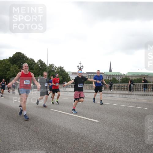 29.06.2025 - hella hamburg halbmarathon Jannik Wohlers http://msf.ph/oto/8153840 29.06.2025 10:52:10 Lombardsbrücke 1369, 1826, 2362, 2420, 2528, 2983, 3140, 3227, 4591, 5360, 6671, 7511, 7735, 7812, 9068, 9070, 9103, 9731, 10080, 10392, 10600, 10879, 10928, 11084, 11297, 12546, 12994, 13207, 13208, 13305, 13677, 14424, 14704, 14893, 14897, 15205, 15447, 15906, 16053, 16056, 16984, 17002, 17050, 17359, 17896, 18106, 18115, 18633, 18645, 18751, 18997, 19063, 19097 meine-sportfotos.de