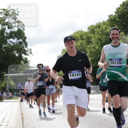 29.06.2025 - hella hamburg halbmarathon Jannik Wohlers http://msf.ph/oto/8153842 29.06.2025 10:15:58 Lombardsbrücke 1212, 1244, 1599, 2835, 3030, 3134, 3156, 3484, 3648, 4583, 4637, 5294, 6024, 7753, 8295, 8597, 8645, 8707, 8847, 9601, 9628, 9810, 9881, 10139, 10141, 10183, 10292, 10990, 11344, 11345, 11752, 12572, 13215, 13220, 13610, 13727, 13835, 14857, 15332, 15388, 15487, 16186, 16199, 16456, 16607, 16921, 17422, 17592, 17694, 17806, 17854, 17942, 18735 meine-sportfotos.de