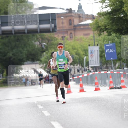 29.06.2025 - hella hamburg halbmarathon Jannik Wohlers http://msf.ph/oto/8153854 29.06.2025 09:35:09 Lombardsbrücke 36, 39 meine-sportfotos.de