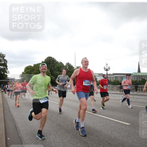 29.06.2025 - hella hamburg halbmarathon Jannik Wohlers http://msf.ph/oto/8153855 29.06.2025 10:52:11 Lombardsbrücke 1369, 1826, 2362, 2420, 2528, 2983, 3140, 3227, 4591, 5360, 6671, 7511, 7735, 7812, 8641, 9068, 9070, 9103, 9731, 10080, 10392, 10600, 10879, 10928, 11297, 12994, 13207, 13208, 13305, 13677, 14424, 14704, 14893, 14897, 15205, 15447, 15906, 16053, 16056, 16984, 17002, 17050, 17359, 17896, 18106, 18645, 18751, 18997, 19063, 19097 meine-sportfotos.de