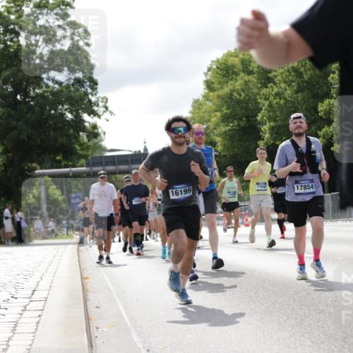 29.06.2025 - hella hamburg halbmarathon Jannik Wohlers http://msf.ph/oto/8153873 29.06.2025 10:15:59 Lombardsbrücke 1212, 1244, 1599, 2835, 3030, 3134, 3156, 3484, 3648, 4583, 4637, 5294, 6024, 7158, 7753, 8295, 8597, 8645, 8707, 8847, 9628, 9810, 9881, 10139, 10141, 10183, 10990, 11344, 11345, 11752, 12572, 13215, 13220, 13610, 13727, 13835, 14857, 15332, 15388, 15487, 16186, 16199, 16456, 16607, 16921, 17422, 17592, 17694, 17806, 17838, 17854, 17942, 18735 meine-sportfotos.de