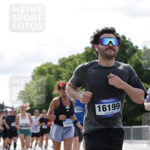 29.06.2025 - hella hamburg halbmarathon Jannik Wohlers http://msf.ph/oto/8153900 29.06.2025 10:16:01 Lombardsbrücke 1212, 1244, 1599, 2835, 3030, 3134, 3156, 3484, 3648, 3687, 4478, 4583, 4637, 5294, 6024, 6488, 7158, 7358, 7753, 8295, 8597, 8645, 8707, 8847, 9628, 9810, 9881, 10076, 10139, 10141, 10183, 10575, 11344, 11345, 11752, 12572, 12911, 13215, 13220, 13610, 13727, 13835, 14857, 15332, 15388, 15487, 16186, 16199, 16456, 16607, 16740, 16921, 17422, 17592, 17694, 17806, 17838, 17854, 17942, 18735 meine-sportfotos.de
