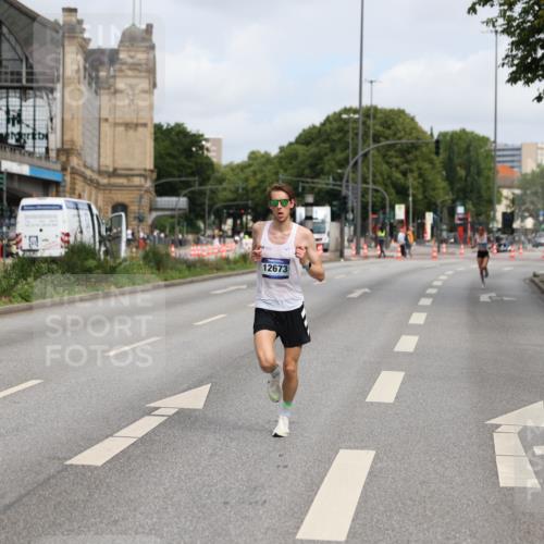 29.06.2025 - hella hamburg halbmarathon Yannick Fuchs http://msf.ph/oto/8153905 29.06.2025 10:11:22 20KM 45, 12673 meine-sportfotos.de