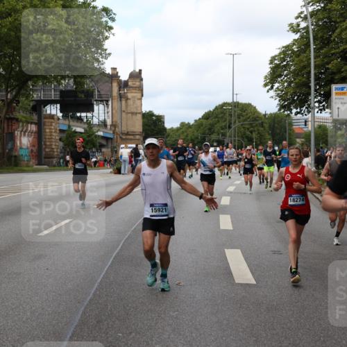 29.06.2025 - hella hamburg halbmarathon Yannick Fuchs http://msf.ph/oto/8153910 29.06.2025 10:37:48 20KM 3109, 3116, 3124, 3697, 3928, 4080, 4318, 6495, 7026, 7185, 7508, 7635, 8664, 9114, 10099, 10237, 10251, 10493, 11177, 11778, 12153, 12623, 12657, 12723, 12776, 13398, 13746, 13807, 13897, 14201, 14210, 14484, 14849, 15706, 15921, 16314, 16338, 16997, 17391, 17403, 18274, 18449, 19009, 19038, 19051, 19229 meine-sportfotos.de