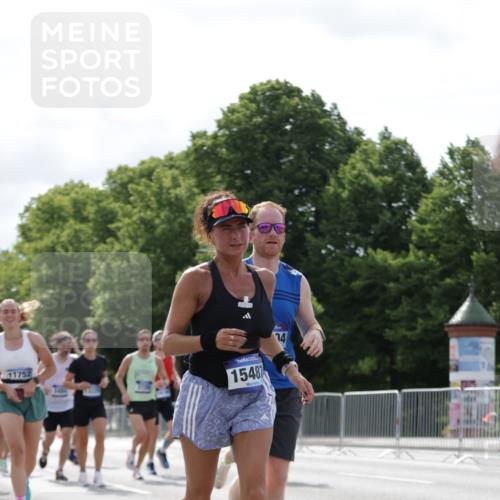 29.06.2025 - hella hamburg halbmarathon Jannik Wohlers http://msf.ph/oto/8153924 29.06.2025 10:16:02 Lombardsbrücke 1212, 1244, 1599, 3030, 3134, 3156, 3484, 3648, 3687, 4478, 4583, 4637, 5294, 6024, 6488, 7158, 7358, 7753, 8295, 8597, 8645, 8707, 8847, 9628, 9664, 9810, 9881, 10076, 10139, 10141, 10183, 10575, 11344, 11345, 11752, 12572, 12911, 13215, 13220, 13610, 13727, 13835, 14857, 15332, 15388, 15487, 16098, 16100, 16186, 16199, 16456, 16607, 16740, 16921, 17422, 17592, 17694, 17806, 17838, 17854, 17942 meine-sportfotos.de