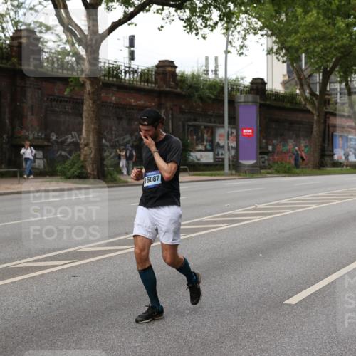 29.06.2025 - hella hamburg halbmarathon Yannick Fuchs http://msf.ph/oto/8153982 29.06.2025 10:37:49 20KM 3109, 3116, 3124, 3697, 3928, 4080, 4318, 6495, 7026, 7185, 7508, 7635, 8664, 9114, 10099, 10237, 10251, 10493, 11177, 11778, 12153, 12623, 12657, 12723, 12776, 13398, 13807, 13897, 14201, 14210, 14484, 14849, 15706, 15921, 16314, 16338, 16997, 17391, 17403, 18274, 18449, 18775, 19009, 19038, 19051, 19229 meine-sportfotos.de