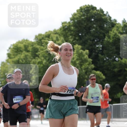 29.06.2025 - hella hamburg halbmarathon Jannik Wohlers http://msf.ph/oto/8153998 29.06.2025 10:16:04 Lombardsbrücke 1212, 1244, 1599, 2347, 2912, 3030, 3134, 3156, 3484, 3648, 3687, 4478, 4583, 5294, 6024, 6488, 7158, 7358, 7753, 8295, 8597, 8645, 8707, 8847, 8857, 9628, 9664, 9810, 10076, 10139, 10141, 10183, 10575, 11236, 11344, 11345, 11752, 12572, 12872, 12911, 13215, 13220, 13610, 13712, 13727, 13835, 13859, 14857, 15332, 15388, 15487, 16098, 16100, 16186, 16199, 16456, 16607, 16740, 17422, 17694, 17806, 17838, 17854, 17942 meine-sportfotos.de
