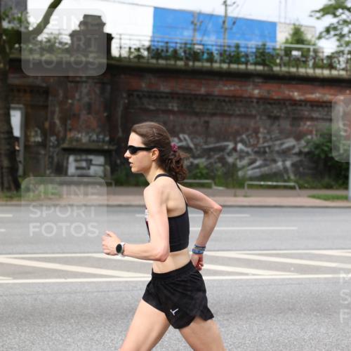 29.06.2025 - hella hamburg halbmarathon Yannick Fuchs http://msf.ph/oto/8154023 29.06.2025 10:11:53 20KM 50, 3944, 11409 meine-sportfotos.de