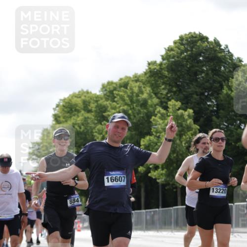 29.06.2025 - hella hamburg halbmarathon Jannik Wohlers http://msf.ph/oto/8154037 29.06.2025 10:16:04 Lombardsbrücke 1212, 1244, 1599, 2347, 2912, 3030, 3134, 3156, 3484, 3648, 3687, 4478, 4583, 5294, 6024, 6488, 7158, 7358, 7753, 8295, 8597, 8645, 8707, 8847, 8857, 9628, 9664, 9810, 10076, 10139, 10141, 10183, 10575, 11236, 11344, 11345, 11752, 12572, 12872, 12911, 13215, 13220, 13610, 13712, 13727, 13835, 13859, 14857, 15332, 15388, 15487, 16098, 16100, 16186, 16199, 16456, 16607, 16740, 17422, 17694, 17806, 17838, 17854, 17942 meine-sportfotos.de