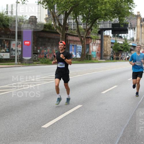 29.06.2025 - hella hamburg halbmarathon Yannick Fuchs http://msf.ph/oto/8154039 29.06.2025 10:37:50 20KM 3109, 3116, 3124, 3146, 3437, 3697, 3928, 4080, 4318, 6495, 7026, 7185, 7508, 7635, 8664, 9114, 10099, 10237, 10251, 10493, 11177, 11778, 12153, 12623, 12657, 12723, 12776, 13348, 13398, 13807, 13897, 14201, 14210, 14484, 14849, 15706, 15921, 16314, 16338, 16997, 17391, 17403, 18274, 18449, 18775, 19009, 19038, 19051, 19090, 19229 meine-sportfotos.de