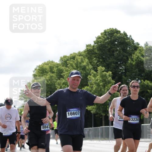29.06.2025 - hella hamburg halbmarathon Jannik Wohlers http://msf.ph/oto/8154054 29.06.2025 10:16:05 Lombardsbrücke 1212, 1244, 1599, 1825, 2347, 2912, 3030, 3156, 3484, 3648, 3687, 4478, 4583, 5294, 6024, 6488, 7158, 7358, 7753, 8295, 8597, 8645, 8707, 8847, 8857, 9628, 9664, 9810, 10076, 10139, 10141, 10183, 10575, 11236, 11344, 11345, 11752, 12572, 12872, 12911, 13215, 13220, 13610, 13712, 13727, 13835, 13859, 14857, 15332, 15388, 15487, 16098, 16100, 16186, 16199, 16456, 16607, 16740, 17422, 17694, 17806, 17838, 17854, 17942 meine-sportfotos.de