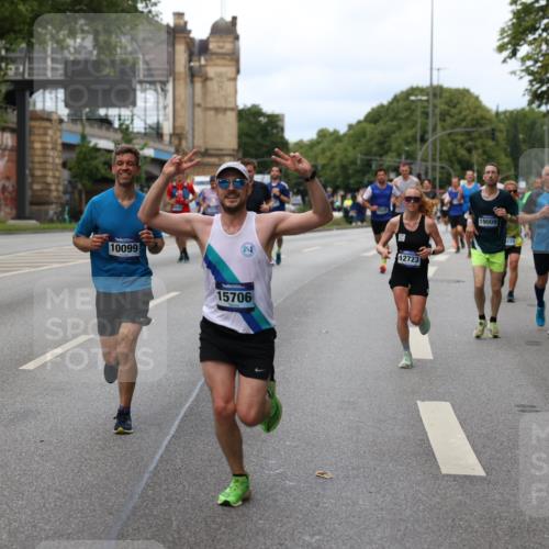 29.06.2025 - hella hamburg halbmarathon Yannick Fuchs http://msf.ph/oto/8154074 29.06.2025 10:37:51 20KM 3109, 3116, 3124, 3146, 3437, 3697, 3928, 4080, 4318, 6495, 7026, 7185, 7508, 7635, 8664, 9114, 10099, 10237, 10251, 10493, 11778, 12153, 12623, 12657, 12723, 12776, 13348, 13398, 13807, 13897, 14201, 14210, 14484, 14849, 15383, 15706, 15921, 15932, 16105, 16314, 16338, 16648, 16997, 17391, 17403, 18274, 18449, 18775, 19009, 19038, 19051, 19090, 19229 meine-sportfotos.de