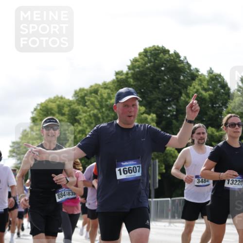 29.06.2025 - hella hamburg halbmarathon Jannik Wohlers http://msf.ph/oto/8154097 29.06.2025 10:16:05 Lombardsbrücke 1212, 1244, 1599, 1825, 2347, 2912, 3030, 3156, 3484, 3648, 3687, 4478, 4583, 5294, 6024, 6488, 7158, 7358, 7753, 8295, 8597, 8645, 8707, 8847, 8857, 9628, 9664, 9810, 10076, 10139, 10141, 10183, 10575, 11236, 11344, 11345, 11752, 12572, 12872, 12911, 13215, 13220, 13610, 13712, 13727, 13835, 13859, 14857, 15332, 15388, 15487, 16098, 16100, 16186, 16199, 16456, 16607, 16740, 17422, 17694, 17806, 17838, 17854, 17942 meine-sportfotos.de