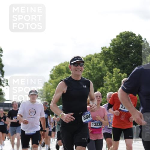 29.06.2025 - hella hamburg halbmarathon Jannik Wohlers http://msf.ph/oto/8154117 29.06.2025 10:16:05 Lombardsbrücke 1212, 1244, 1599, 1825, 2347, 2912, 3030, 3156, 3484, 3648, 3687, 4478, 4583, 5294, 6024, 6488, 7158, 7358, 7753, 8295, 8597, 8645, 8707, 8847, 8857, 9628, 9664, 9810, 10076, 10139, 10141, 10183, 10575, 11236, 11344, 11345, 11752, 12572, 12872, 12911, 13215, 13220, 13610, 13712, 13727, 13835, 13859, 14857, 15332, 15388, 15487, 16098, 16100, 16186, 16199, 16456, 16607, 16740, 17422, 17694, 17806, 17838, 17854, 17942 meine-sportfotos.de