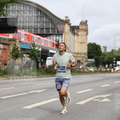 29.06.2025 - hella hamburg halbmarathon Yannick Fuchs http://msf.ph/oto/8154121 29.06.2025 10:12:32 20KM 11864, 16529 meine-sportfotos.de
