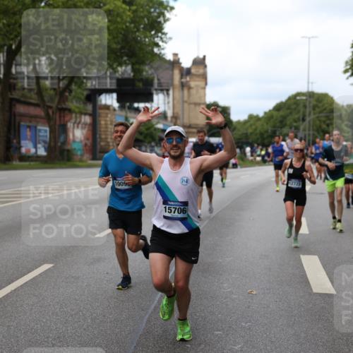 29.06.2025 - hella hamburg halbmarathon Yannick Fuchs http://msf.ph/oto/8154123 29.06.2025 10:37:51 20KM 3109, 3116, 3124, 3146, 3437, 3697, 3928, 4080, 4318, 6495, 7026, 7185, 7508, 7635, 8664, 9114, 10099, 10237, 10251, 10493, 11778, 12153, 12623, 12657, 12723, 12776, 13348, 13398, 13807, 13897, 14201, 14210, 14484, 14849, 15383, 15706, 15921, 15932, 16105, 16314, 16338, 16648, 16997, 17391, 17403, 18274, 18449, 18775, 19009, 19038, 19051, 19090, 19229 meine-sportfotos.de