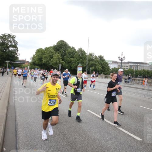 29.06.2025 - hella hamburg halbmarathon Jannik Wohlers http://msf.ph/oto/8154128 29.06.2025 10:53:20 Lombardsbrücke 1687, 1753, 2079, 2429, 3055, 4595, 4801, 5430, 5856, 5857, 6039, 6273, 6306, 6913, 6996, 7039, 7537, 7611, 7614, 7890, 9077, 9531, 9572, 9771, 11493, 12068, 12259, 12459, 13316, 14799, 14927, 15047, 15118, 15191, 15290, 15292, 15498, 15804, 15821, 15822, 16313, 16748, 17236, 17255, 17309, 17709, 18057, 18059, 18079, 18083, 18532, 18609, 18902 meine-sportfotos.de
