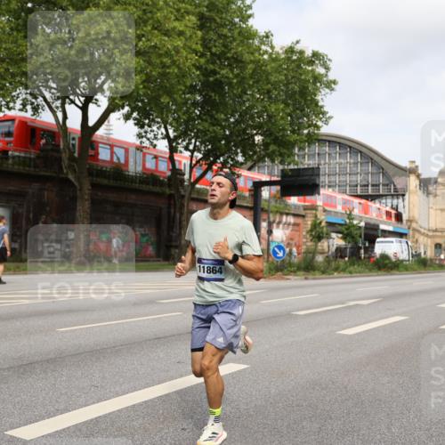 29.06.2025 - hella hamburg halbmarathon Yannick Fuchs http://msf.ph/oto/8154146 29.06.2025 10:12:33 20KM 11864, 16529 meine-sportfotos.de