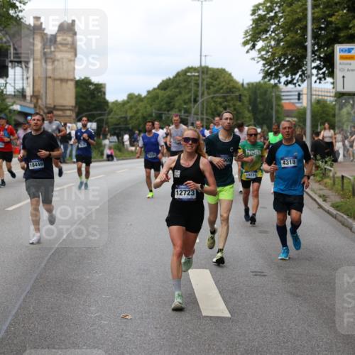 29.06.2025 - hella hamburg halbmarathon Yannick Fuchs http://msf.ph/oto/8154169 29.06.2025 10:37:52 20KM 3109, 3116, 3124, 3146, 3437, 3697, 3928, 4080, 4318, 5506, 6495, 7026, 7185, 7451, 7508, 7635, 8664, 9114, 10099, 10237, 10251, 10493, 11778, 12153, 12623, 12657, 12723, 12776, 13348, 13398, 13807, 13897, 14201, 14210, 14484, 14690, 14849, 15383, 15706, 15932, 16105, 16314, 16338, 16648, 16997, 17391, 17403, 18274, 18449, 18775, 19009, 19038, 19051, 19090, 19229 meine-sportfotos.de