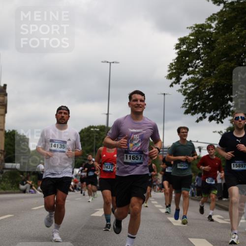 29.06.2025 - hella hamburg halbmarathon Yannick Fuchs http://msf.ph/oto/8154185 29.06.2025 10:57:48 20KM 1254, 1316, 1334, 1464, 2685, 4328, 5305, 5384, 7290, 8561, 9191, 10705, 10766, 11149, 11527, 11657, 11771, 12315, 12316, 12662, 13171, 13841, 14135, 14493, 15093, 15532, 15897, 16424, 16426, 16639, 16995, 17061, 17071, 17112, 17437, 17685, 17686, 17730, 17894, 18122, 18395, 18581, 18717 meine-sportfotos.de