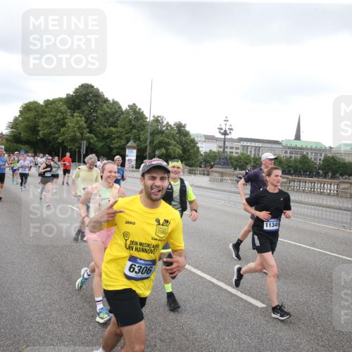 29.06.2025 - hella hamburg halbmarathon Jannik Wohlers http://msf.ph/oto/8154193 29.06.2025 10:53:20 Lombardsbrücke 1687, 1753, 2079, 2429, 3055, 4595, 4801, 5430, 5856, 5857, 6039, 6273, 6306, 6913, 6996, 7039, 7537, 7611, 7614, 7890, 9077, 9531, 9572, 9771, 11493, 12068, 12259, 12459, 13316, 14799, 14927, 15047, 15118, 15191, 15290, 15292, 15498, 15804, 15821, 15822, 16313, 16748, 17236, 17255, 17309, 17709, 18057, 18059, 18079, 18083, 18532, 18609, 18902 meine-sportfotos.de