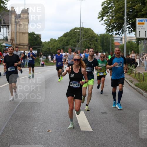 29.06.2025 - hella hamburg halbmarathon Yannick Fuchs http://msf.ph/oto/8154196 29.06.2025 10:37:52 20KM 3109, 3116, 3124, 3146, 3437, 3697, 3928, 4080, 4318, 5506, 6495, 7026, 7185, 7451, 7508, 7635, 8664, 9114, 10099, 10237, 10251, 10493, 11778, 12153, 12623, 12657, 12723, 12776, 13348, 13398, 13807, 13897, 14201, 14210, 14484, 14690, 14849, 15383, 15706, 15932, 16105, 16314, 16338, 16648, 16997, 17391, 17403, 18274, 18449, 18775, 19009, 19038, 19051, 19090, 19229 meine-sportfotos.de