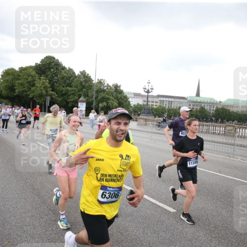 29.06.2025 - hella hamburg halbmarathon Jannik Wohlers http://msf.ph/oto/8154202 29.06.2025 10:53:20 Lombardsbrücke 1687, 1753, 2079, 2429, 3055, 4595, 4801, 5430, 5856, 5857, 6039, 6273, 6306, 6913, 6996, 7039, 7537, 7611, 7614, 7890, 9077, 9531, 9572, 9771, 11493, 12068, 12259, 12459, 13316, 14799, 14927, 15047, 15118, 15191, 15290, 15292, 15498, 15804, 15821, 15822, 16313, 16748, 17236, 17255, 17309, 17709, 18057, 18059, 18079, 18083, 18532, 18609, 18902 meine-sportfotos.de