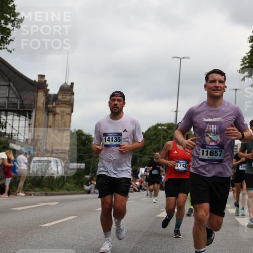 29.06.2025 - hella hamburg halbmarathon Yannick Fuchs http://msf.ph/oto/8154225 29.06.2025 10:57:48 20KM 1254, 1316, 1334, 1464, 2685, 4328, 5305, 5384, 7290, 8561, 9191, 10705, 10766, 11149, 11527, 11657, 11771, 12315, 12316, 12662, 13171, 13841, 14135, 14493, 15093, 15532, 15897, 16424, 16426, 16639, 16995, 17061, 17071, 17112, 17437, 17685, 17686, 17730, 17894, 18122, 18395, 18581, 18717 meine-sportfotos.de