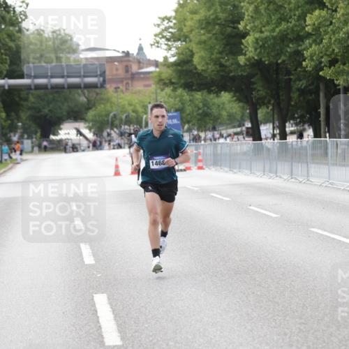 29.06.2025 - hella hamburg halbmarathon Jannik Wohlers http://msf.ph/oto/8154227 29.06.2025 09:35:30 Lombardsbrücke 28, 47, 14689, 17888 meine-sportfotos.de