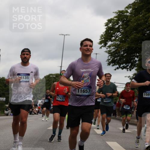 29.06.2025 - hella hamburg halbmarathon Yannick Fuchs http://msf.ph/oto/8154236 29.06.2025 10:57:48 20KM 1254, 1316, 1334, 1464, 2685, 4328, 5305, 5384, 7290, 8561, 9191, 10705, 10766, 11149, 11527, 11657, 11771, 12315, 12316, 12662, 13171, 13841, 14135, 14493, 15093, 15532, 15897, 16424, 16426, 16639, 16995, 17061, 17071, 17112, 17437, 17685, 17686, 17730, 17894, 18122, 18395, 18581, 18717 meine-sportfotos.de