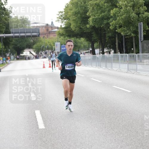 29.06.2025 - hella hamburg halbmarathon Jannik Wohlers http://msf.ph/oto/8154261 29.06.2025 09:35:30 Lombardsbrücke 28, 47, 14689, 17888 meine-sportfotos.de