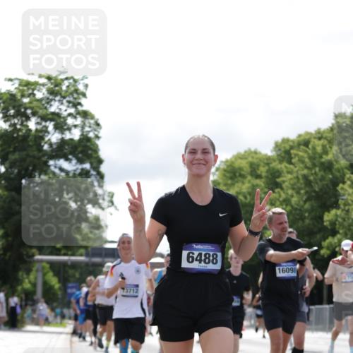 29.06.2025 - hella hamburg halbmarathon Jannik Wohlers http://msf.ph/oto/8154268 29.06.2025 10:16:10 Lombardsbrücke 1212, 1244, 1599, 1825, 2347, 2912, 3030, 3156, 3176, 3484, 3687, 4478, 5036, 5037, 6024, 6488, 7158, 7358, 7753, 8295, 8317, 8597, 8645, 8707, 8847, 8857, 9628, 9664, 9676, 9810, 10076, 10139, 10141, 10232, 10575, 11236, 11335, 11752, 12230, 12417, 12872, 12911, 13114, 13220, 13712, 13727, 13835, 13859, 14219, 14857, 16098, 16100, 16186, 16199, 16376, 16456, 16607, 16740, 16856, 17422, 17604, 17694, 17806, 17838, 17854, 17857, 17942 meine-sportfotos.de