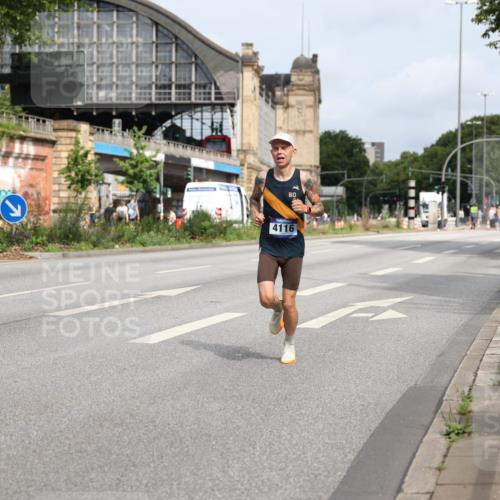 29.06.2025 - hella hamburg halbmarathon Yannick Fuchs http://msf.ph/oto/8154284 29.06.2025 10:13:04 20KM 4116, 18694 meine-sportfotos.de