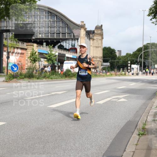 29.06.2025 - hella hamburg halbmarathon Yannick Fuchs http://msf.ph/oto/8154293 29.06.2025 10:13:04 20KM 4116, 18694 meine-sportfotos.de