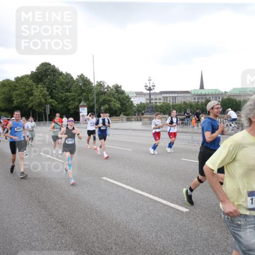 29.06.2025 - hella hamburg halbmarathon Jannik Wohlers http://msf.ph/oto/8154297 29.06.2025 10:53:22 Lombardsbrücke 1687, 1744, 1753, 2079, 2429, 3055, 4801, 5430, 5856, 5857, 5964, 6039, 6192, 6273, 6306, 6913, 6996, 7039, 7537, 7614, 7890, 8924, 9077, 9503, 9531, 9572, 9771, 11390, 11493, 12259, 12283, 12459, 13316, 14665, 14799, 14927, 15047, 15118, 15191, 15290, 15292, 15804, 15821, 15822, 16313, 16748, 17255, 17309, 17709, 18059, 18083, 18365, 18609, 18902 meine-sportfotos.de