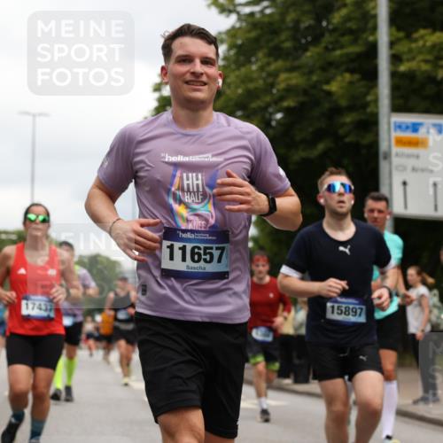 29.06.2025 - hella hamburg halbmarathon Yannick Fuchs http://msf.ph/oto/8154299 29.06.2025 10:57:49 20KM 1254, 1316, 1334, 1464, 2685, 4328, 5305, 5384, 7290, 8561, 9191, 10705, 10766, 11149, 11527, 11657, 11771, 12315, 12316, 12662, 13171, 13841, 14135, 14493, 15093, 15532, 15897, 16424, 16426, 16639, 16995, 17061, 17071, 17112, 17437, 17685, 17686, 17730, 17894, 18122, 18395, 18581, 18717 meine-sportfotos.de