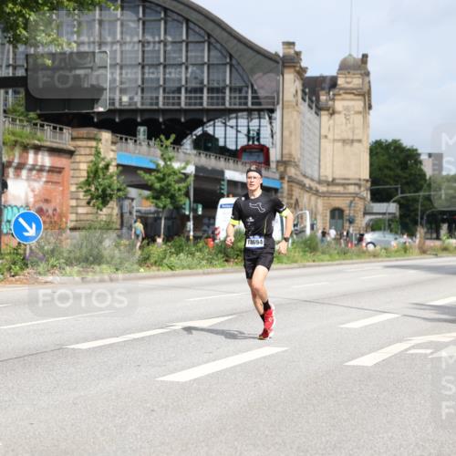 29.06.2025 - hella hamburg halbmarathon Yannick Fuchs http://msf.ph/oto/8154326 29.06.2025 10:13:14 20KM 18694 meine-sportfotos.de