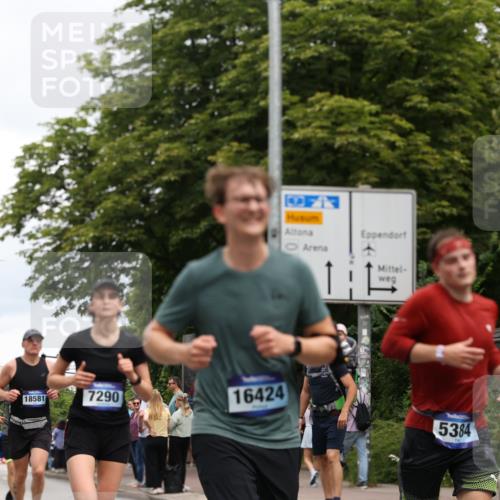 29.06.2025 - hella hamburg halbmarathon Yannick Fuchs http://msf.ph/oto/8154415 29.06.2025 10:57:51 20KM 1254, 1316, 1334, 1464, 2685, 4328, 5305, 5384, 7042, 7290, 8561, 9191, 10705, 10766, 11149, 11527, 11657, 11771, 12315, 12316, 12662, 13171, 13542, 13841, 14135, 14493, 15093, 15532, 15897, 16424, 16426, 16639, 16995, 17061, 17071, 17112, 17437, 17685, 17686, 17730, 18395, 18581, 18717 meine-sportfotos.de