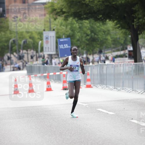 29.06.2025 - hella hamburg halbmarathon Jannik Wohlers http://msf.ph/oto/8154430 29.06.2025 09:35:33 Lombardsbrücke 28, 42, 14689 meine-sportfotos.de