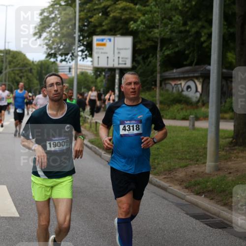 29.06.2025 - hella hamburg halbmarathon Yannick Fuchs http://msf.ph/oto/8154431 29.06.2025 10:37:54 20KM 3109, 3116, 3124, 3146, 3437, 3697, 3928, 4080, 4318, 5506, 6495, 7026, 7093, 7185, 7451, 7508, 7635, 8664, 9114, 10099, 10237, 10493, 11778, 11848, 12153, 12327, 12623, 12657, 12723, 12776, 13348, 13398, 13897, 14201, 14210, 14484, 14690, 14849, 15383, 15932, 16105, 16314, 16338, 16648, 16997, 17391, 17403, 17516, 18449, 18678, 18775, 19009, 19038, 19051, 19090, 19229 meine-sportfotos.de