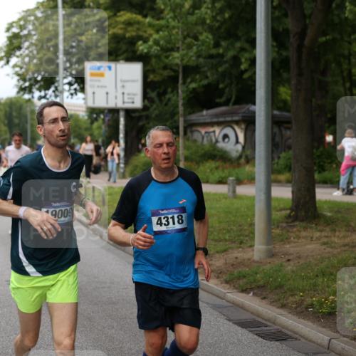 29.06.2025 - hella hamburg halbmarathon Yannick Fuchs http://msf.ph/oto/8154479 29.06.2025 10:37:54 20KM 3109, 3116, 3124, 3146, 3437, 3697, 3928, 4080, 4318, 5506, 6495, 7026, 7093, 7185, 7451, 7508, 7635, 8664, 9114, 10099, 10237, 10493, 11778, 11848, 12153, 12327, 12623, 12657, 12723, 12776, 13348, 13398, 13897, 14201, 14210, 14484, 14690, 14849, 15383, 15932, 16105, 16314, 16338, 16648, 16997, 17391, 17403, 17516, 18449, 18678, 18775, 19009, 19038, 19051, 19090, 19229 meine-sportfotos.de