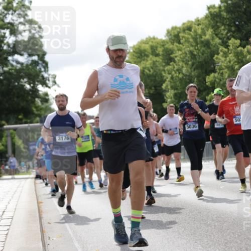 29.06.2025 - hella hamburg halbmarathon Jannik Wohlers http://msf.ph/oto/8154481 29.06.2025 10:16:15 Lombardsbrücke 1117, 1240, 1825, 2347, 2912, 3088, 3156, 3176, 3484, 3687, 4478, 5036, 5037, 6488, 6742, 6941, 7158, 7358, 8295, 8317, 8619, 8707, 8847, 8857, 9091, 9208, 9332, 9492, 9664, 9676, 9891, 10076, 10232, 10575, 11236, 11335, 11428, 11442, 11752, 12230, 12297, 12417, 12872, 12911, 13114, 13220, 13712, 13835, 13851, 13859, 14219, 14857, 15658, 15861, 16098, 16100, 16186, 16376, 16607, 16740, 16856, 17604, 17838, 17845, 17857, 17942, 18245 meine-sportfotos.de
