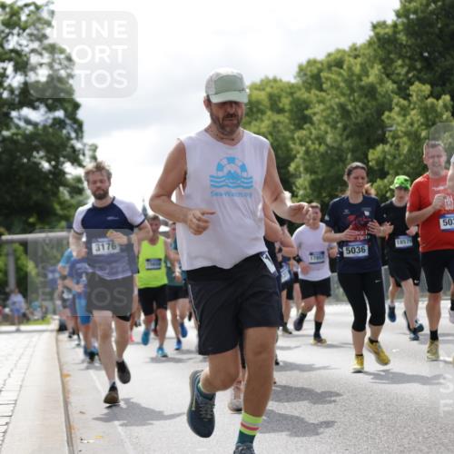 29.06.2025 - hella hamburg halbmarathon Jannik Wohlers http://msf.ph/oto/8154494 29.06.2025 10:16:16 Lombardsbrücke 1117, 1240, 1403, 1825, 2347, 2912, 3088, 3156, 3176, 3484, 3687, 4478, 5036, 5037, 6488, 6742, 6941, 7158, 7358, 8295, 8317, 8619, 8707, 8847, 8857, 9091, 9208, 9332, 9492, 9664, 9676, 9891, 10076, 10232, 10575, 11236, 11335, 11428, 11442, 12230, 12297, 12417, 12872, 12911, 13114, 13220, 13712, 13835, 13851, 13859, 14219, 14857, 15658, 15861, 16098, 16100, 16186, 16376, 16607, 16740, 16856, 17604, 17838, 17845, 17857, 17942, 18245 meine-sportfotos.de