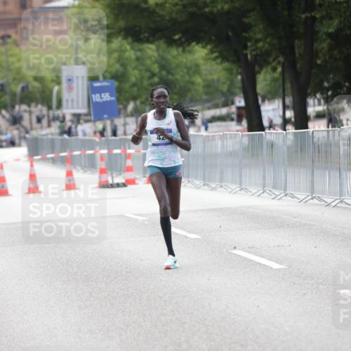 29.06.2025 - hella hamburg halbmarathon Jannik Wohlers http://msf.ph/oto/8154506 29.06.2025 09:35:34 Lombardsbrücke 28, 42, 14689 meine-sportfotos.de