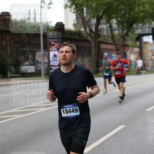 29.06.2025 - hella hamburg halbmarathon Yannick Fuchs http://msf.ph/oto/8154517 29.06.2025 10:37:55 20KM 3109, 3116, 3124, 3146, 3437, 3697, 3928, 4080, 4318, 5506, 6495, 7026, 7093, 7185, 7451, 7508, 7635, 8664, 9114, 10237, 10246, 10493, 11648, 11778, 11848, 12153, 12327, 12623, 12657, 12776, 13348, 13398, 13897, 14201, 14210, 14484, 14690, 14849, 15383, 15932, 16105, 16314, 16338, 16648, 16997, 17391, 17403, 17516, 18449, 18678, 18775, 19009, 19038, 19051, 19090, 19229 meine-sportfotos.de