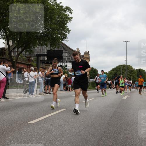 29.06.2025 - hella hamburg halbmarathon Yannick Fuchs http://msf.ph/oto/8154555 29.06.2025 10:57:53 20KM 1254, 1334, 1464, 2685, 4328, 5384, 7042, 7290, 7907, 8561, 9191, 10705, 11149, 11657, 11771, 12315, 12316, 12662, 13171, 13542, 13841, 14135, 14493, 15093, 15532, 15897, 16424, 16426, 16639, 16995, 17061, 17071, 17112, 17150, 17437, 17685, 17686, 17730, 18395, 18581, 18717 meine-sportfotos.de