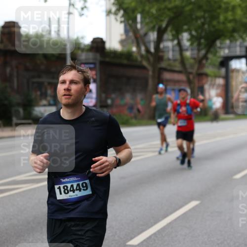 29.06.2025 - hella hamburg halbmarathon Yannick Fuchs http://msf.ph/oto/8154566 29.06.2025 10:37:55 20KM 3109, 3116, 3124, 3146, 3437, 3697, 3928, 4080, 4318, 5506, 6495, 7026, 7093, 7185, 7451, 7508, 7635, 8664, 9114, 10237, 10246, 10493, 11648, 11778, 11848, 12153, 12327, 12623, 12657, 12776, 13348, 13398, 13897, 14201, 14210, 14484, 14690, 14849, 15383, 15932, 16105, 16314, 16338, 16648, 16997, 17391, 17403, 17516, 18449, 18678, 18775, 19009, 19038, 19051, 19090, 19229 meine-sportfotos.de